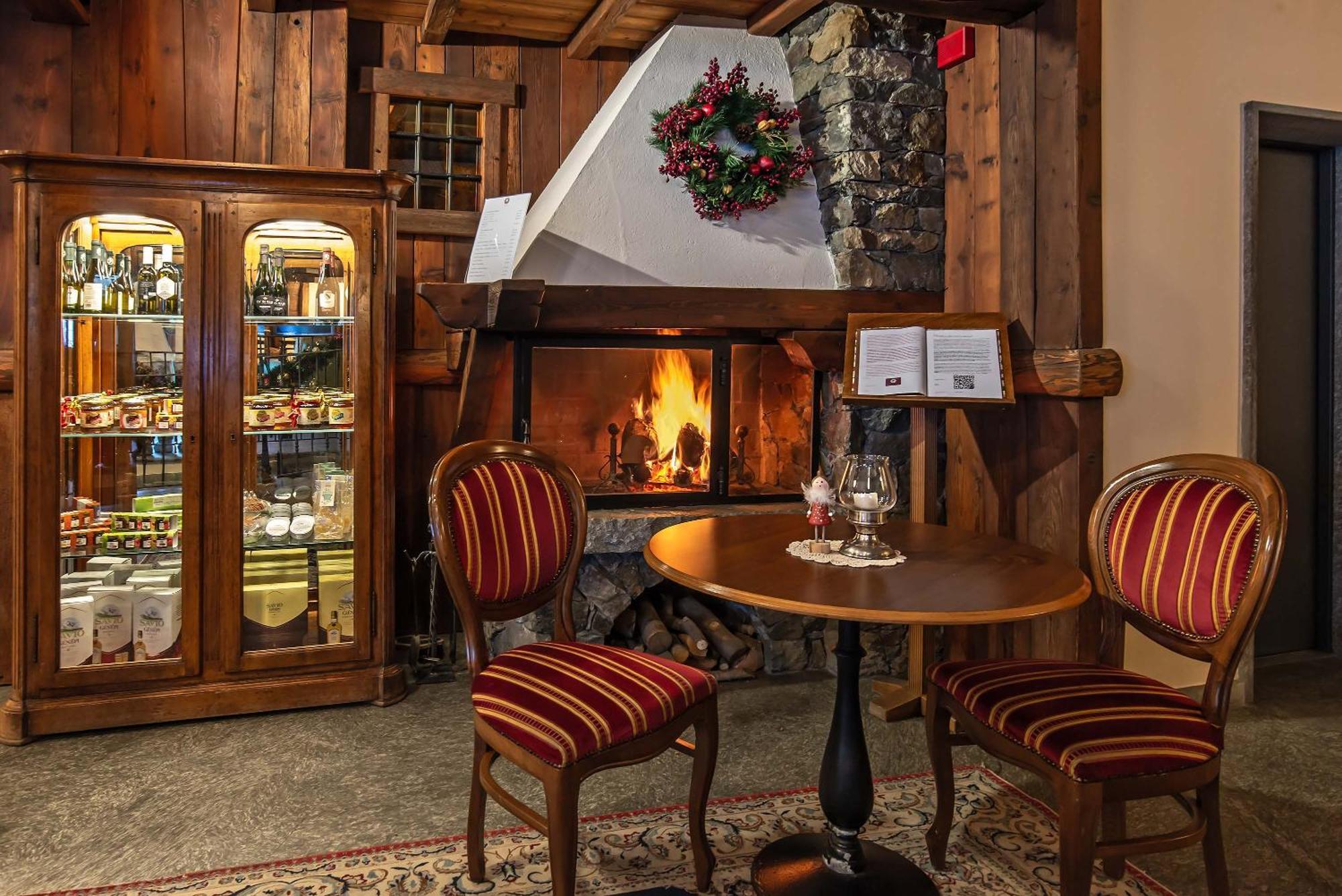 Hotel Relais Du Foyer Châtillon Esterno foto