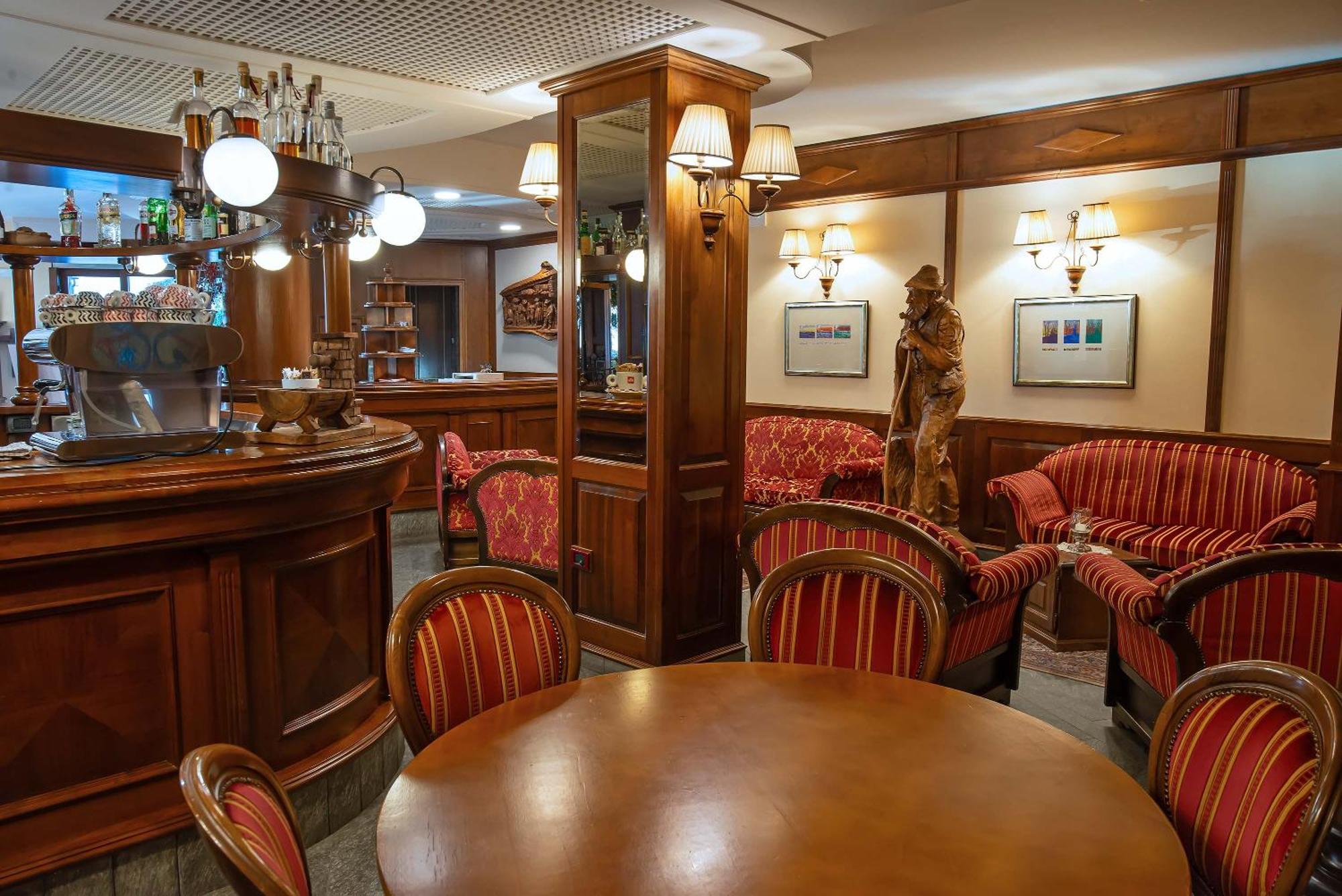 Hotel Relais Du Foyer Châtillon Esterno foto