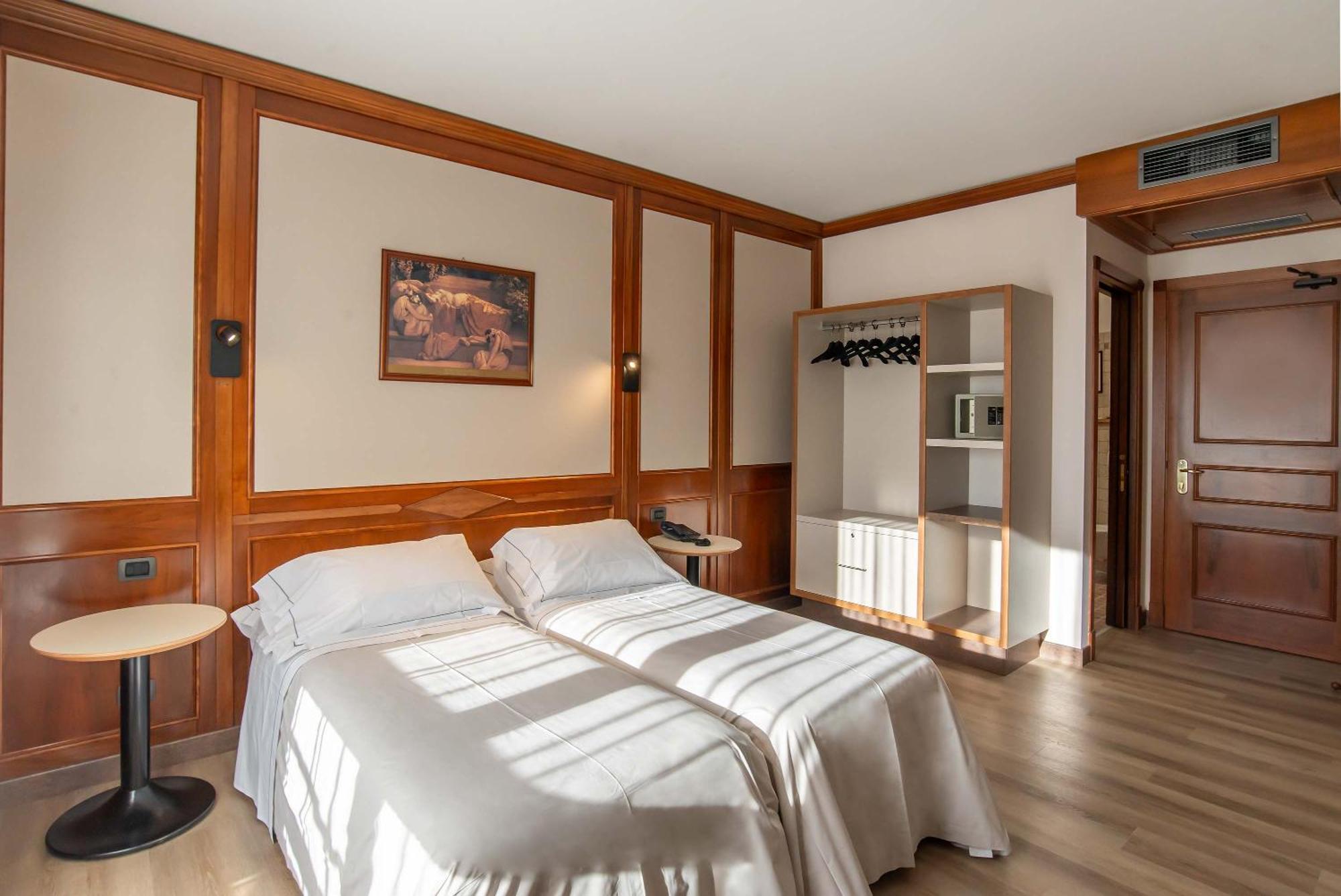 Hotel Relais Du Foyer Châtillon Esterno foto
