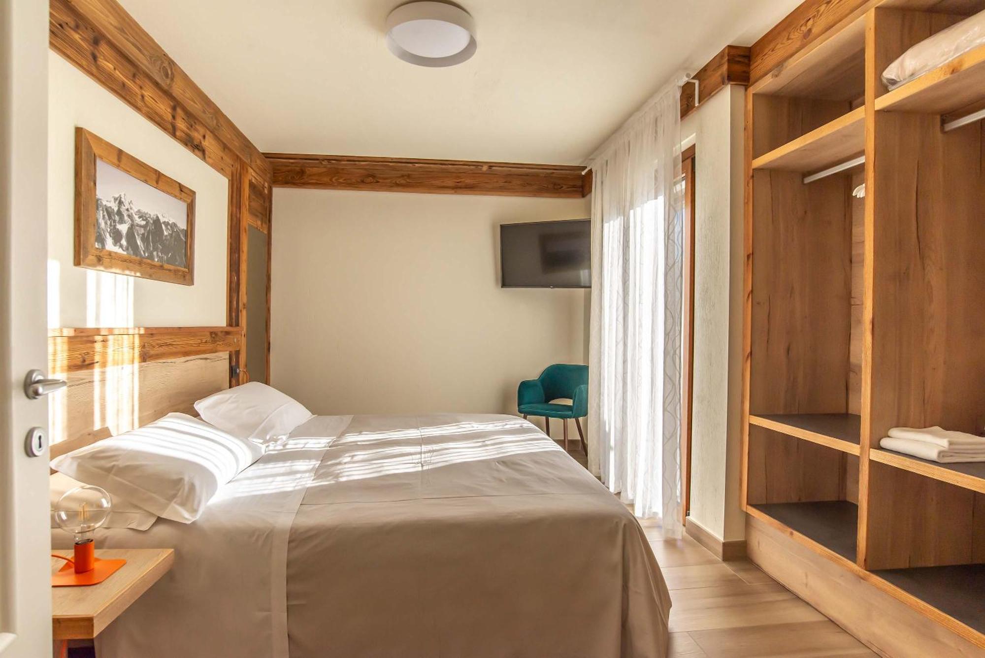 Hotel Relais Du Foyer Châtillon Esterno foto